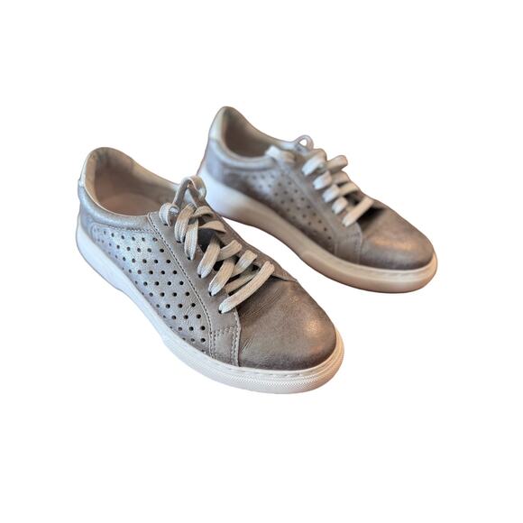JOHNSTON & MURPHY Nora Silver Metallic Lace Up Sneakers Size 7M Style 78-16158 - Picture 1 of 11